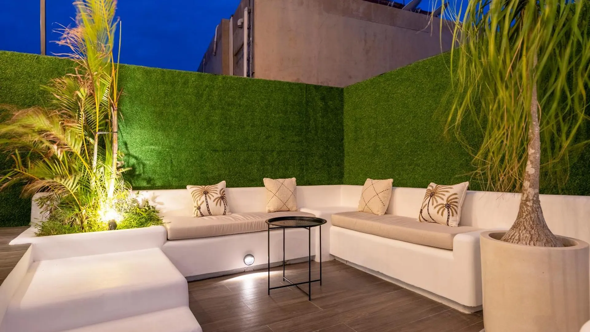 New Modern Villa Near Atlas, Finns Beach Clubs Canggu
