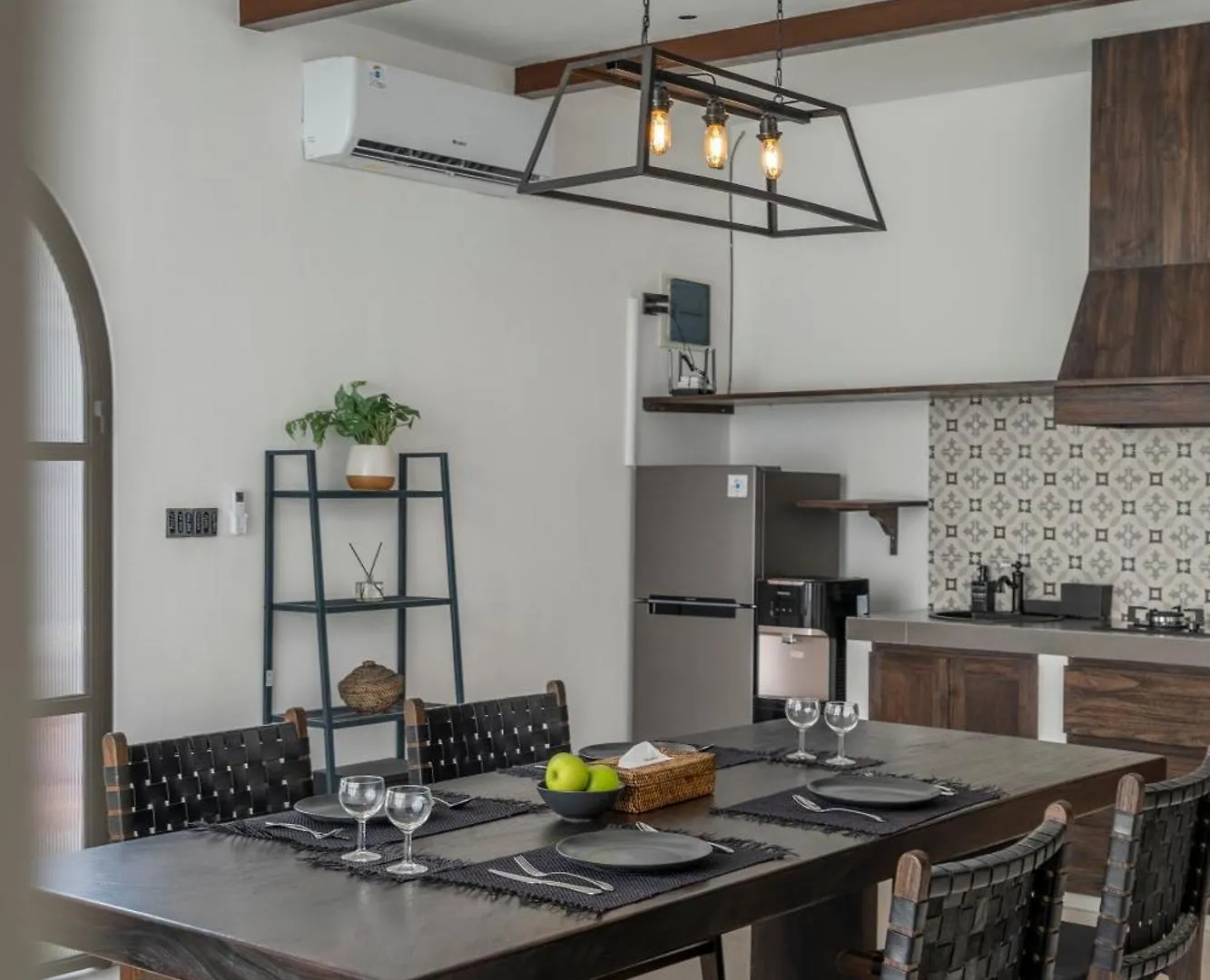 New Modern Villa Near Atlas, Finns Beach Clubs Canggu  0*, Canggu (Bali)