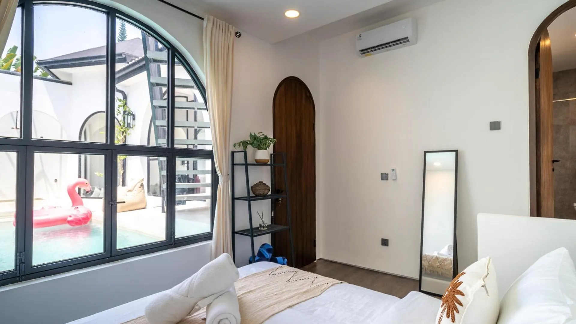New Modern Villa Near Atlas, Finns Beach Clubs Canggu   Canggu (Bali)