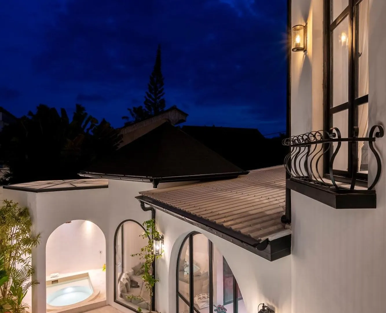 New Modern Villa Near Atlas, Finns Beach Clubs Canggu